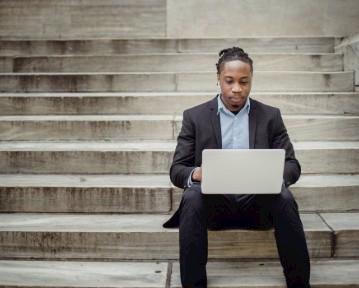 Pitäisikö sinun laittaa osoitteesi ansioluetteloosi vuonna 2025?