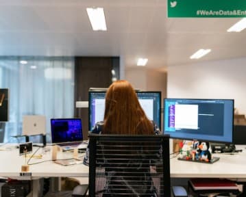 Insinöörin CV-esimerkkejä ja opas vuodelle 2025