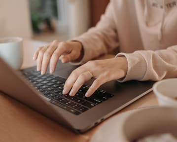 Mikä on paras ilmainen tekoälyllä toimiva ansioluettelon tekotyökalu Suomessa?