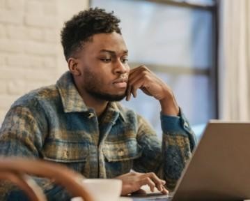 Kovat taidot: Esimerkkejä, määritelmä ja kovat taidot ansioluetteloon