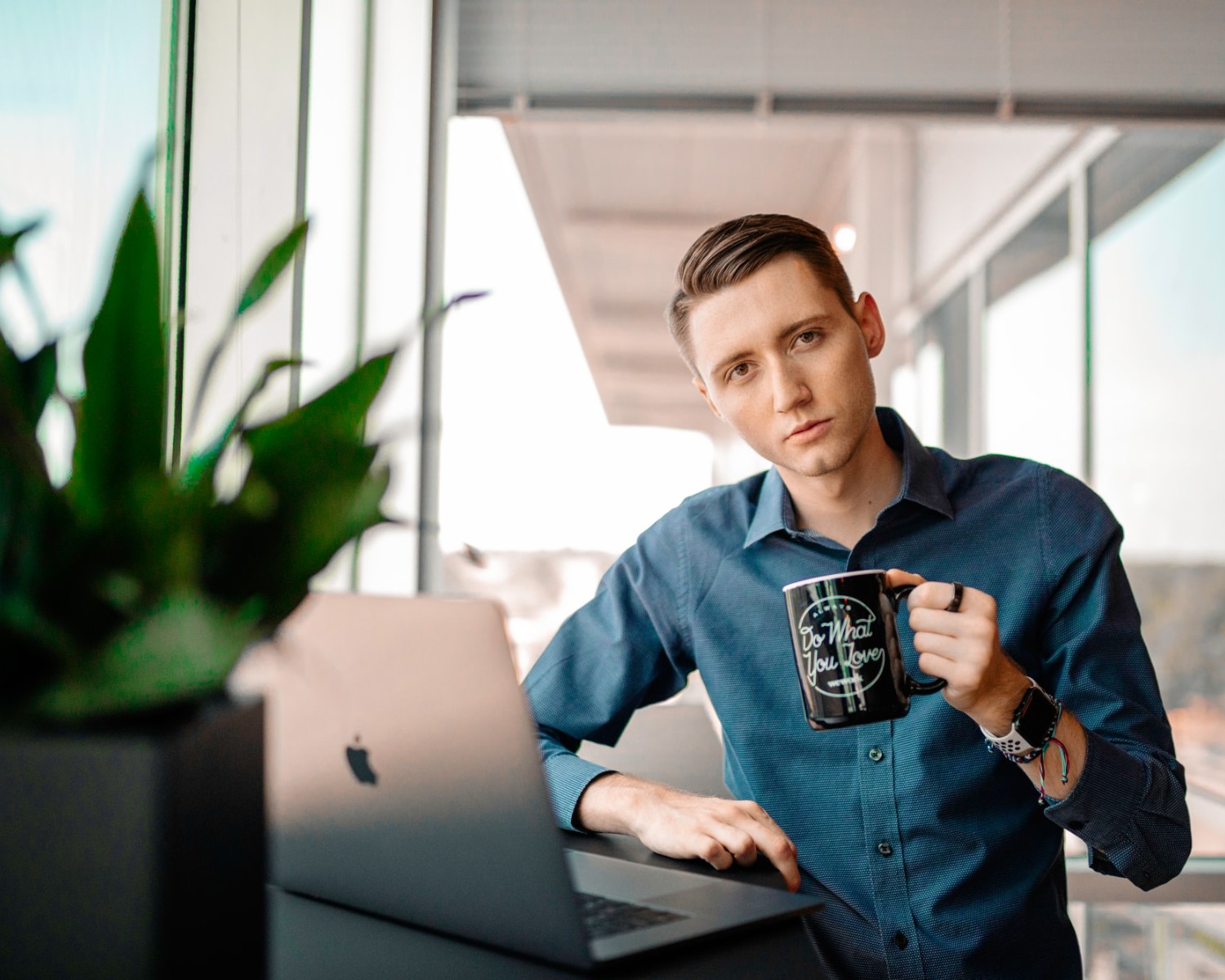 Harrastusten ja kiinnostuksen kohteiden listaaminen ansioluettelossa (esimerkkejä)