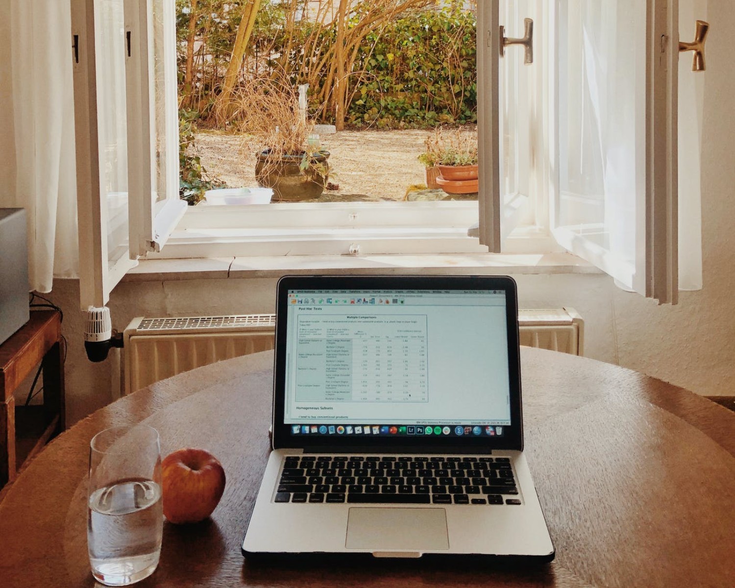 Saatekirjeen lopettaminen: lopetus- ja allekirjoitusesimerkkejä