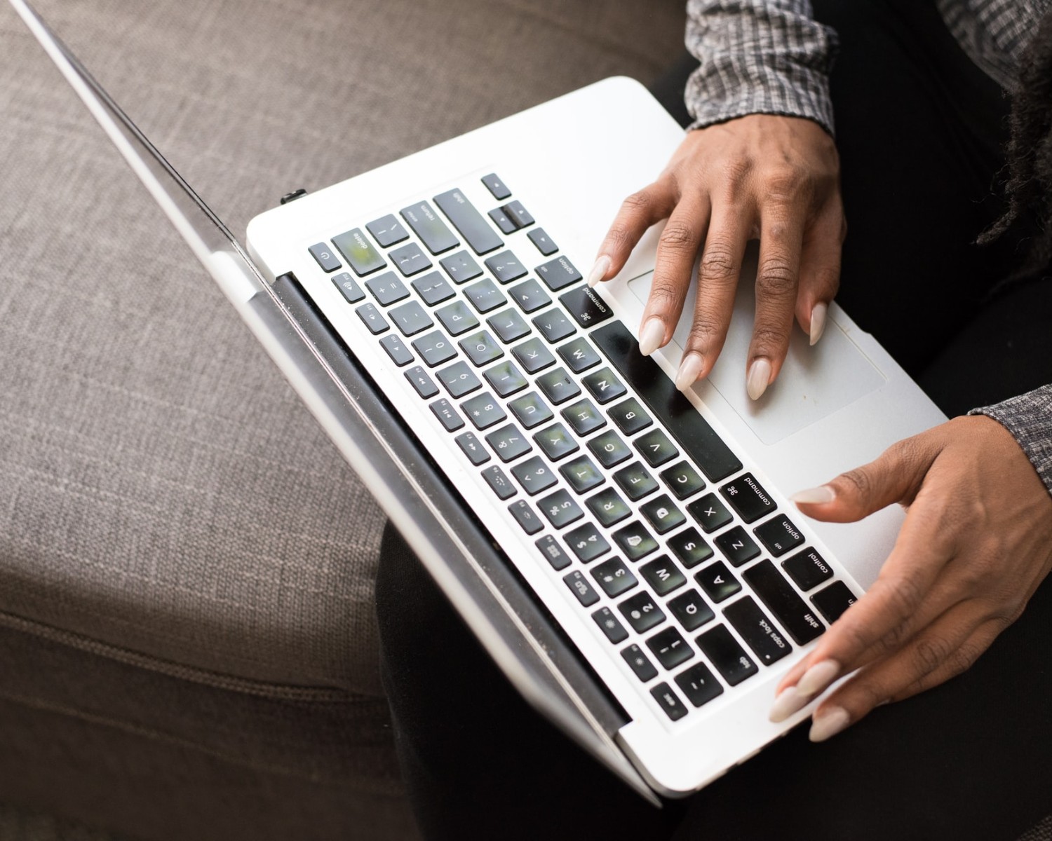 Yli 40 esimerkkiä kysytyistä IT-taidoista ja määritelmä (2025)