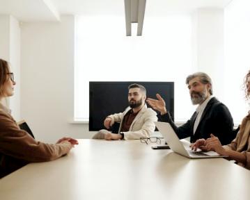 Valehtelu CV:ssä: Onko riskin arvoista? Väärennetyn CV:n seuraukset