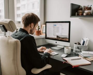 Kuinka kirjoittaa täydellinen CV? Vaiheet ja suomenkielisiä esimerkkejä