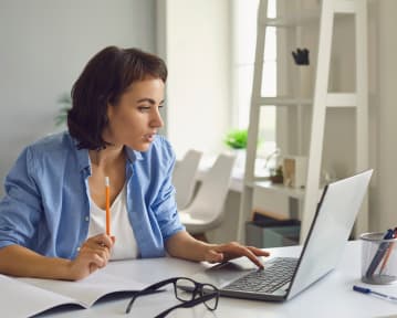 Esimerkki itsenäisen ammatinharjoittajan ansioluettelosta ja sen kirjoittaminen