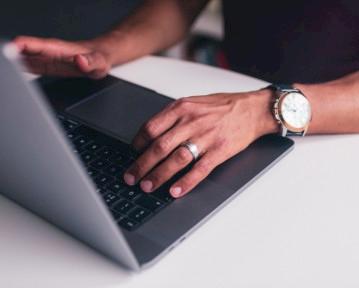 Kuinka pitkä ansioluettelon tulisi olla vuonna 2025: 1 vai 2 sivua?