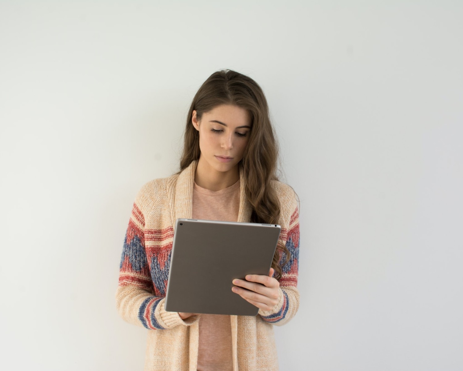 Opiskelijan CV: 5 esimerkkiä opiskelijoille tarkoitetusta CV:stä [2025]