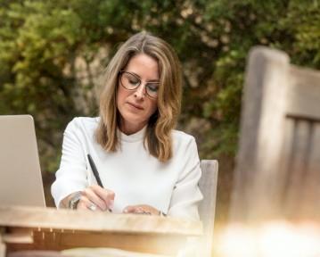 Mitä ansioluetteloon tulisi sisällyttää: 6 olennaista osiota